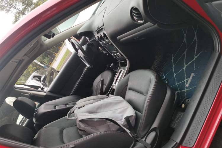 Used Mazda 6 2015 2.0L Automatic Luxury Version Right Front Seat