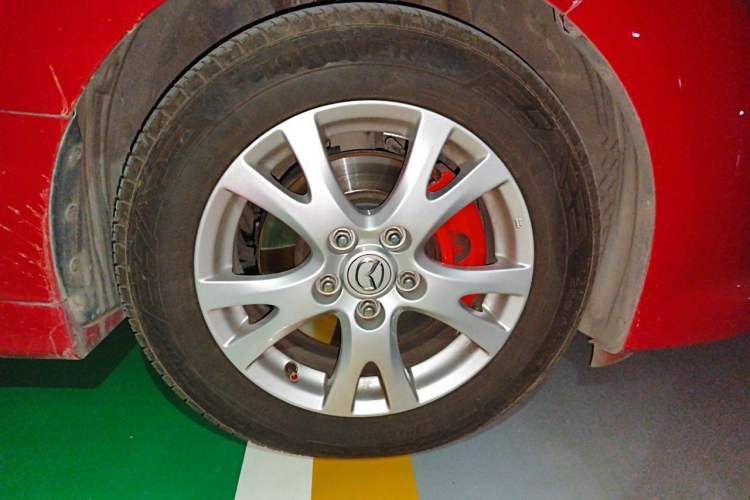 Used Mazda 6 2015 Coupe 2.0L Automatic Elite Edition Right Front Wheel Hub