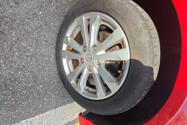 Used Mazda 6 2015 2.0L Automatic Luxury Version Right Front Wheel Hub