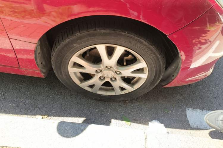 Used Mazda 6 2015 2.0L Automatic Elite Edition Right Front Wheel Hub