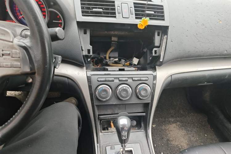 Used Mazda 6 2015 2.0L Automatic Elite Edition Audio And AC Panel