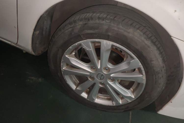 Used Mazda 6 2015 2.0L Automatic Classic Version Right Front Wheel Hub