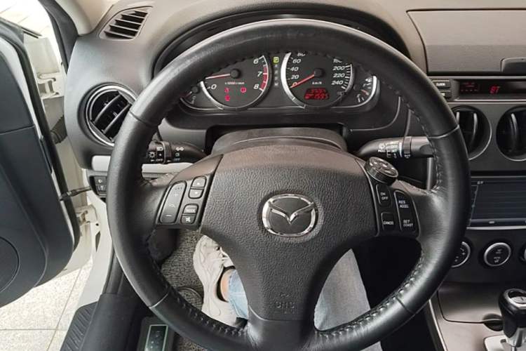 Used Mazda 6 2015 2.0L Automatic Fashion Edition Steering Wheel