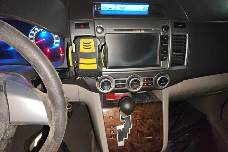 Used Mazda 8 2011 2.3L Elite Edition Audio And AC Panel