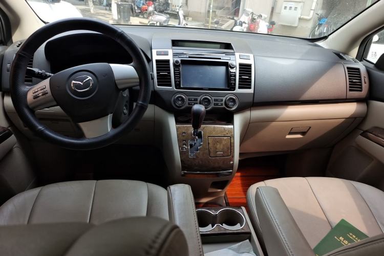 Used Mazda 8 2011 2.3L Deluxe Edition Center Console
