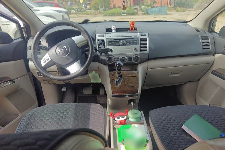 Used Mazda 8 2011 2.3L Deluxe Edition Center Console