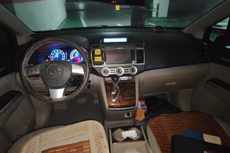 Used Mazda 8 2011 2.3L Elite Edition Center Console