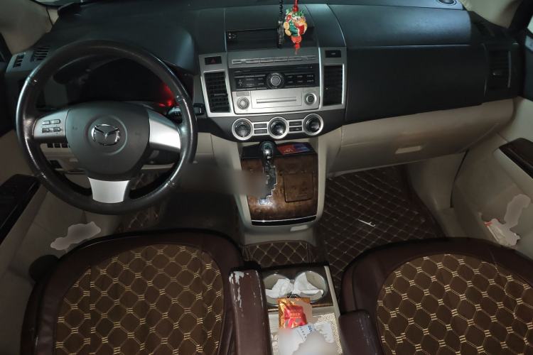 Used Mazda 8 2011 2.3L Deluxe Edition Center Console