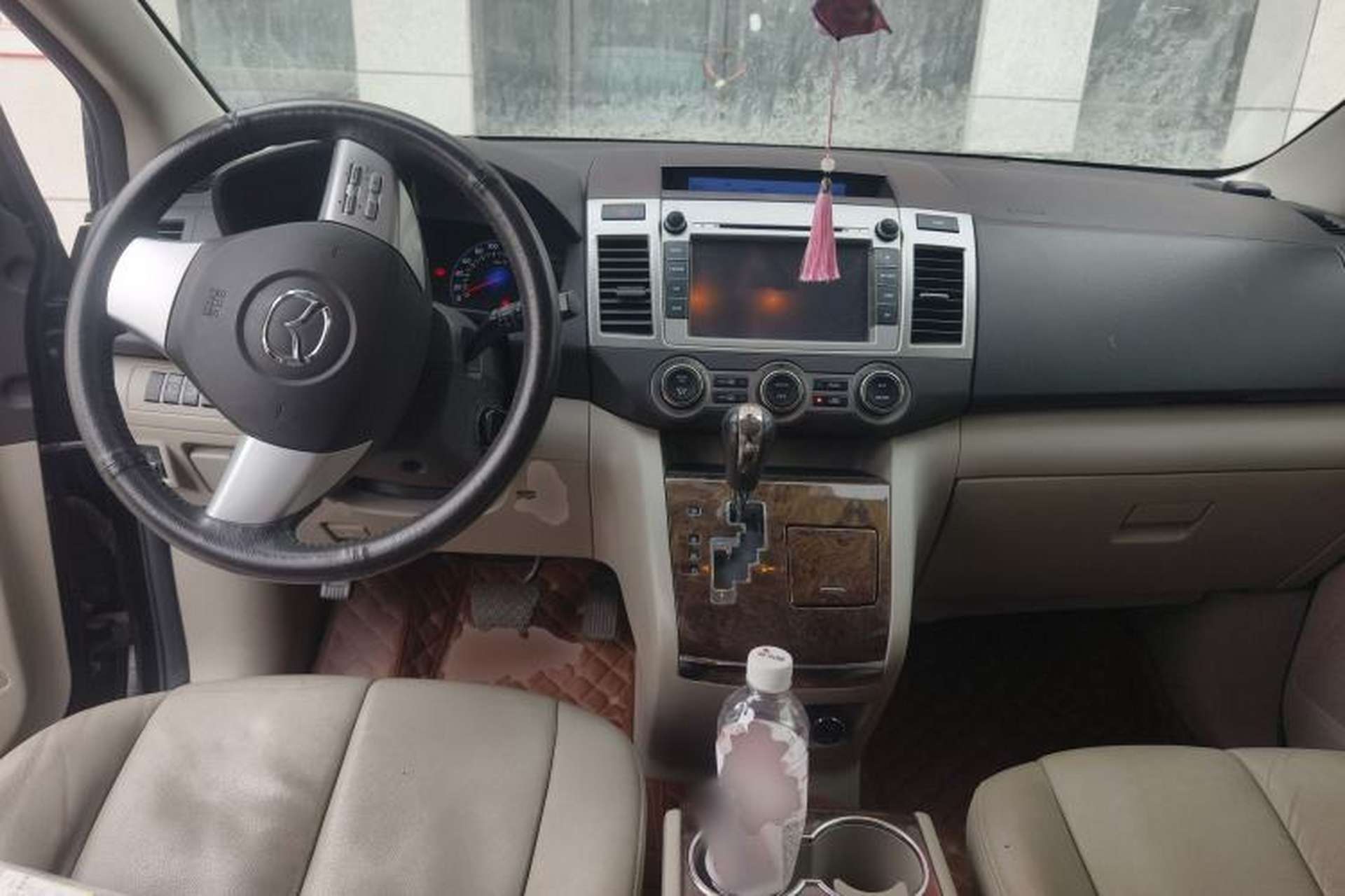 Used Mazda 8 2011 2.3L Deluxe Edition Center Console