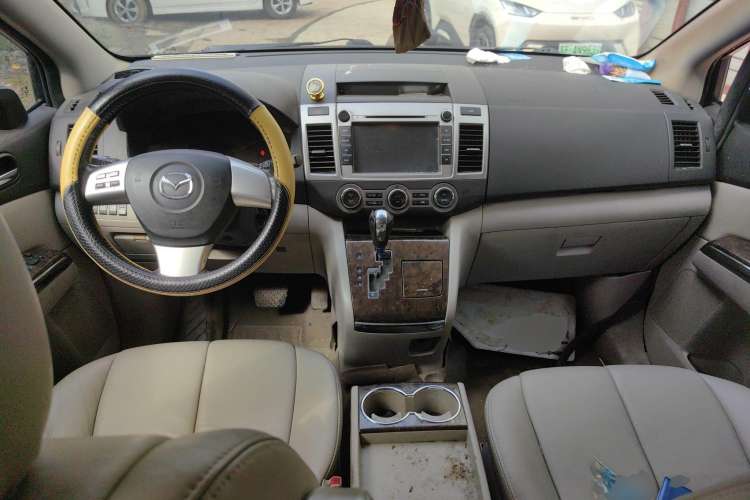 Used Mazda 8 2011 2.3L Ultimate Edition Center Console