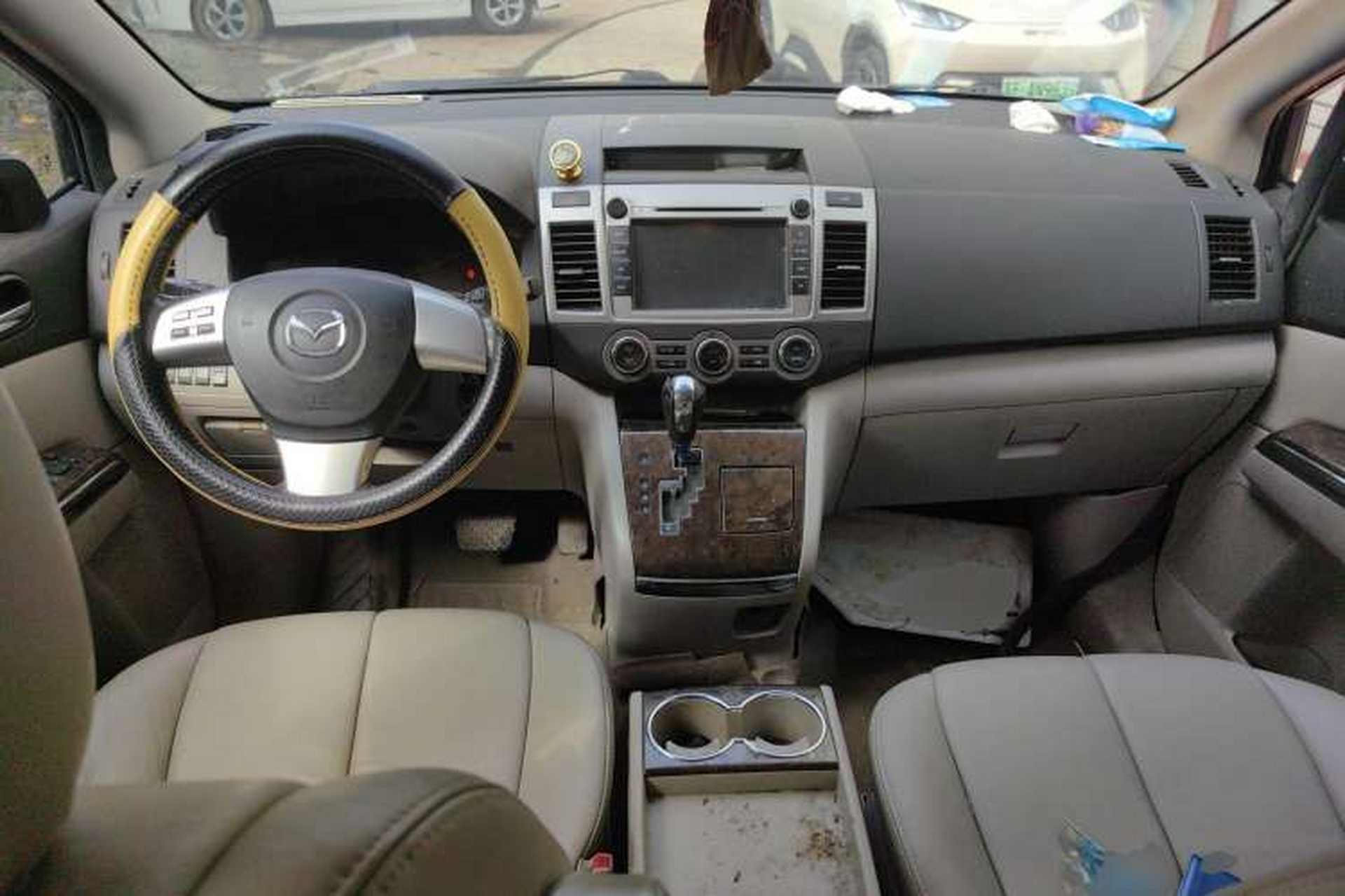 Used Mazda 8 2011 2.3L Ultimate Edition Center Console