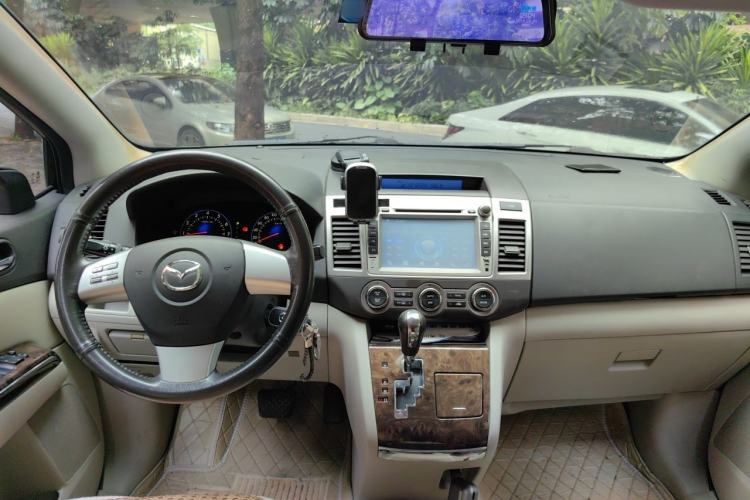 Used Mazda 8 2011 2.3L Deluxe Edition Center Console
