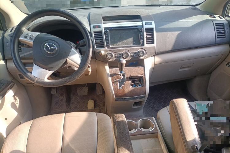 Used Mazda 8 2011 2.3L Deluxe Edition Center Console