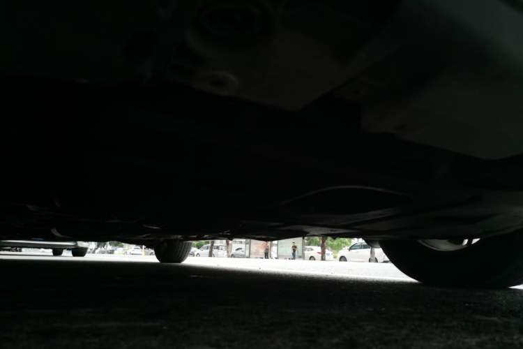 Used Mazda 8 2011 2.3L Deluxe Edition Chassis Front