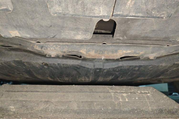 Used Mazda 8 2011 2.3L Ultimate Edition Chassis Front