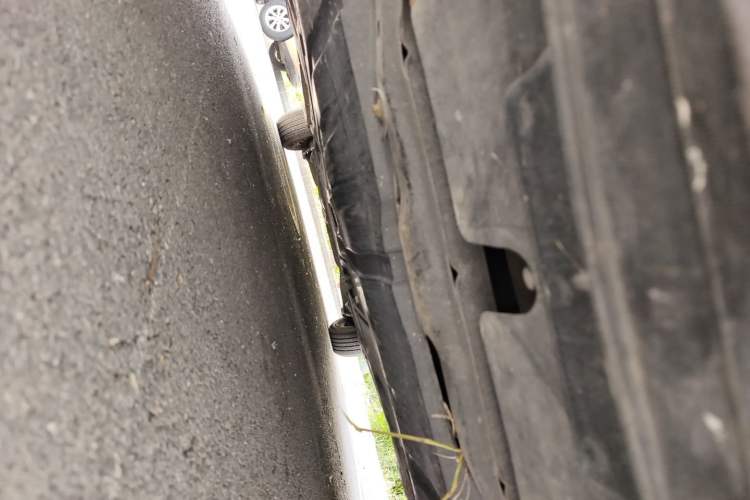 Used Mazda 8 2011 2.3L Deluxe Edition Chassis Front