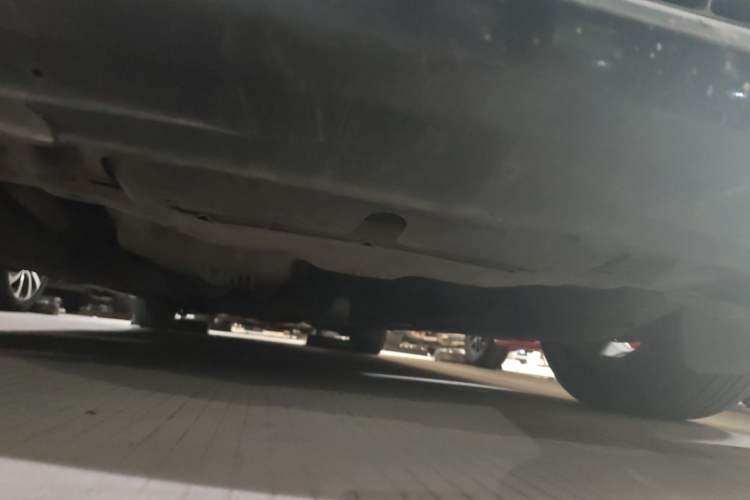 Used Mazda 8 2011 2.3L Deluxe Edition Chassis Front