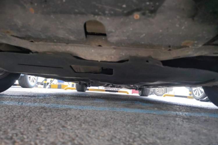 Used Mazda 8 2011 2.3L Deluxe Edition Chassis Front