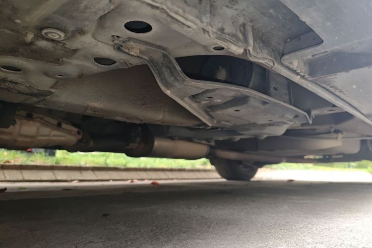 Used Mazda 8 2011 2.3L Ultimate Edition Chassis Front Left
