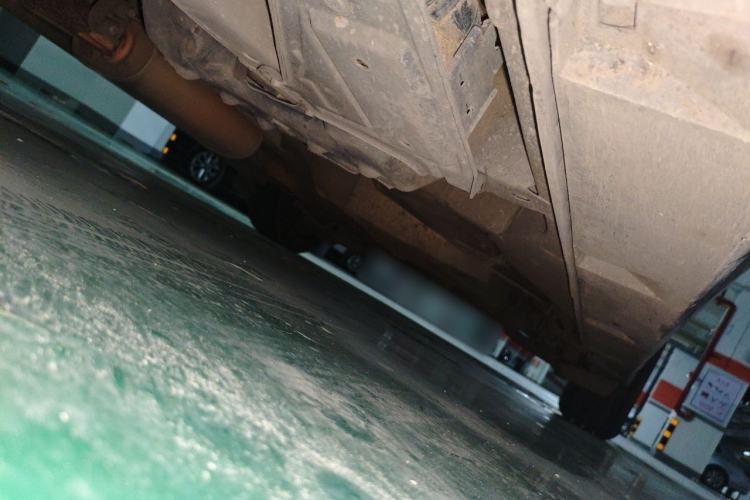 Used Mazda 8 2011 2.3L Ultimate Edition Chassis Front Left
