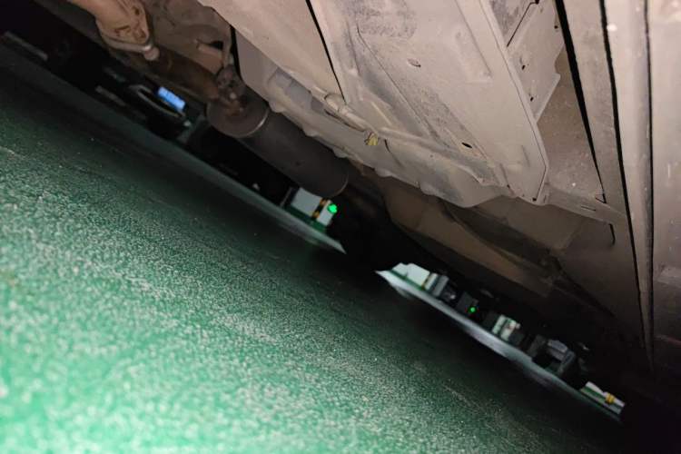 Used Mazda 8 2011 2.3L Elite Edition Chassis Front Left