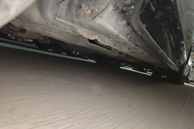 Used Mazda 8 2011 2.3L Deluxe Edition Chassis Front Left