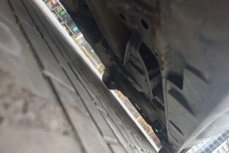 Used Mazda 8 2011 2.3L Deluxe Edition Chassis Front Left