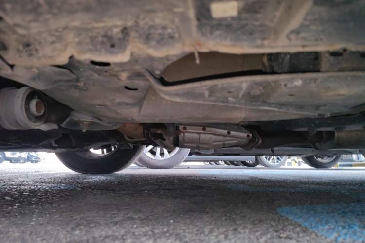 Used Mazda 8 2011 2.3L Deluxe Edition Chassis Front Left