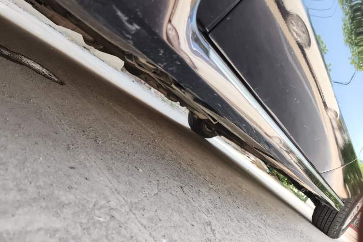 Used Mazda 8 2011 2.3L Ultimate Edition Chassis Front Left