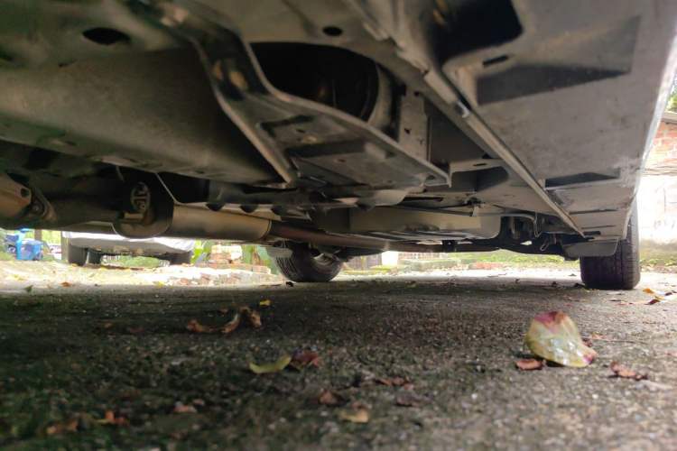 Used Mazda 8 2011 2.3L Deluxe Edition Chassis Front Left