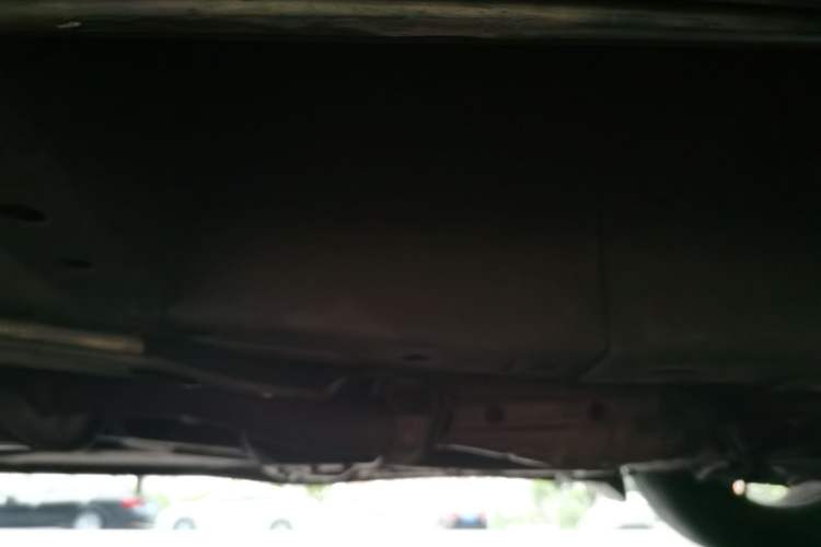 Used Mazda 8 2011 2.3L Deluxe Edition Chassis Front Right