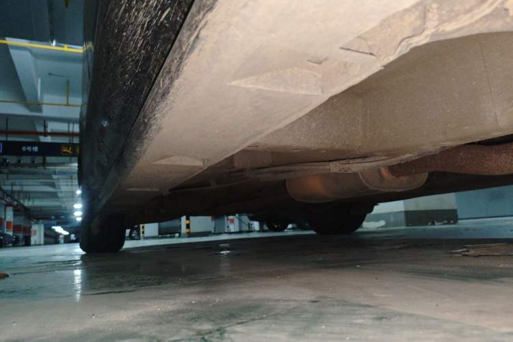Used Mazda 8 2011 2.3L Ultimate Edition Chassis Front Right