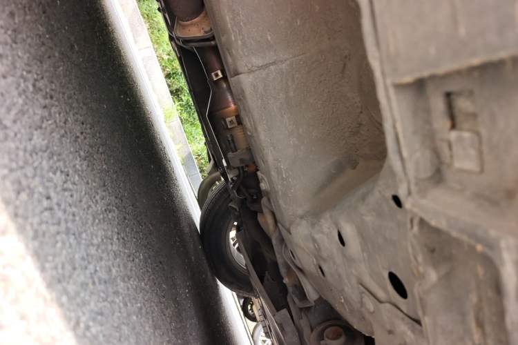 Used Mazda 8 2011 2.3L Deluxe Edition Chassis Front Right