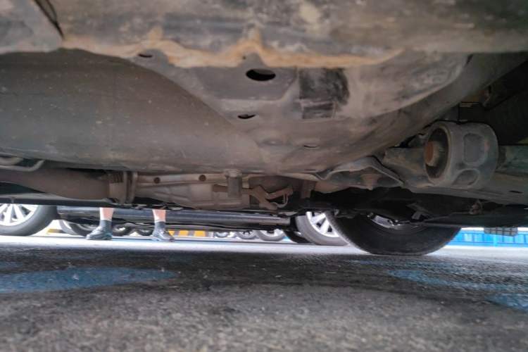 Used Mazda 8 2011 2.3L Deluxe Edition Chassis Front Right