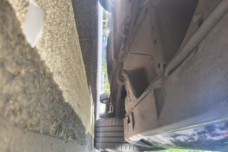 Used Mazda 8 2011 2.3L Deluxe Edition Chassis Front Right