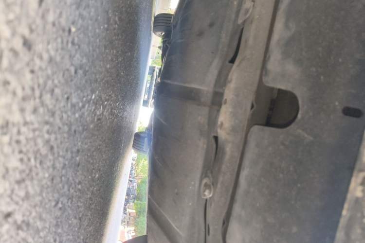 Used Mazda 8 2011 2.3L Deluxe Edition Chassis Front