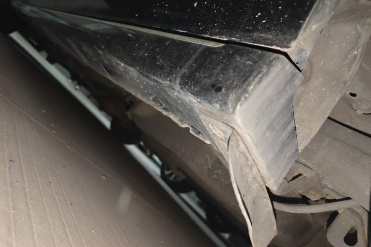 Used Mazda 8 2011 2.3L Deluxe Edition Chassis Rear Left