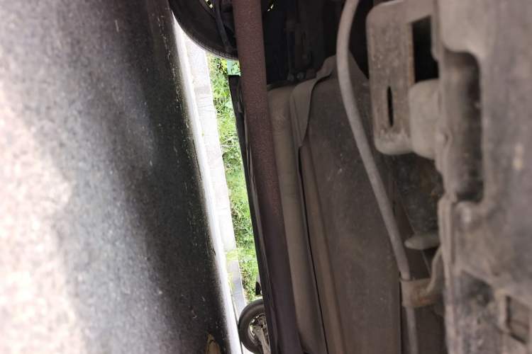 Used Mazda 8 2011 2.3L Deluxe Edition Chassis Rear Right