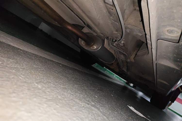 Used Mazda 8 2011 2.3L Elite Edition Chassis Rear Right