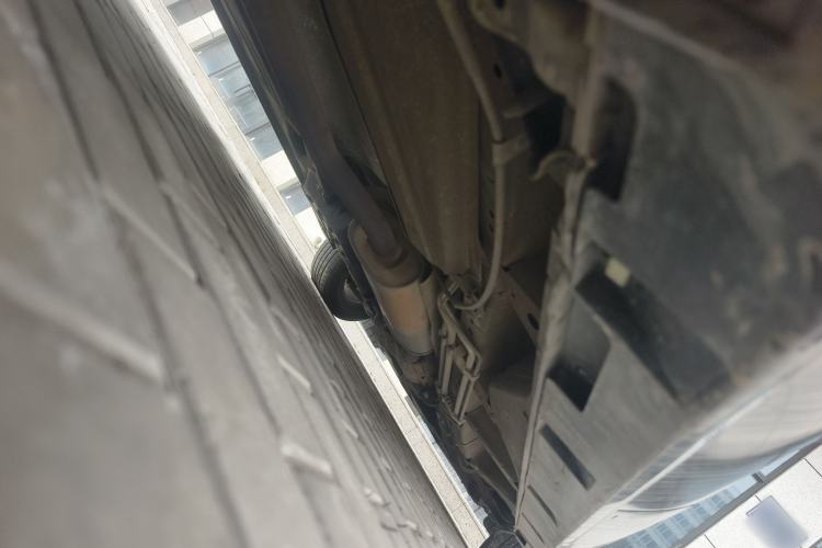 Used Mazda 8 2011 2.3L Deluxe Edition Chassis Rear Right