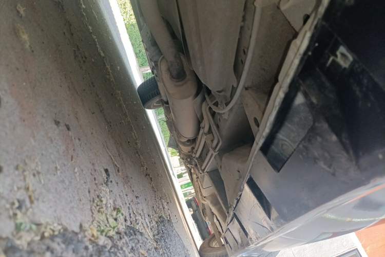 Used Mazda 8 2011 2.3L Deluxe Edition Chassis Rear Right
