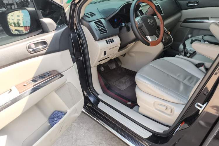 Used Mazda 8 2011 2.3L Ultimate Edition Driver Seat