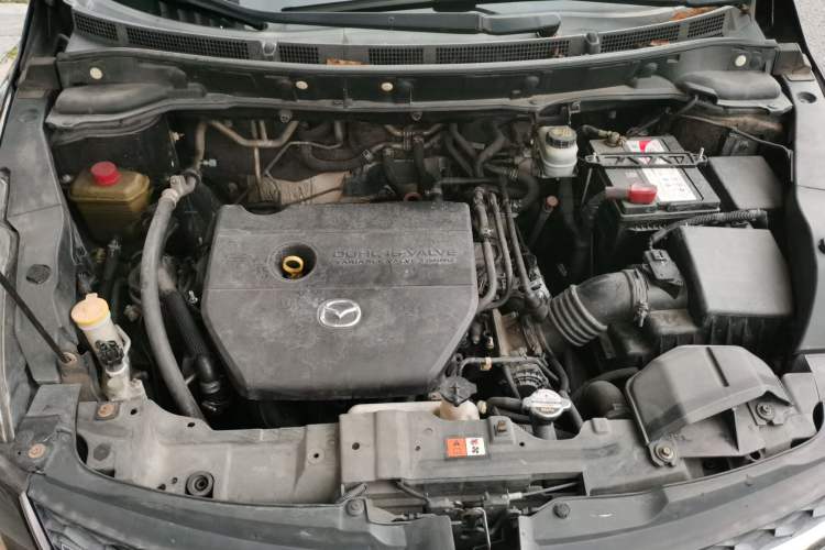 Used Mazda 8 2011 2.3L Deluxe Edition Engine Bay