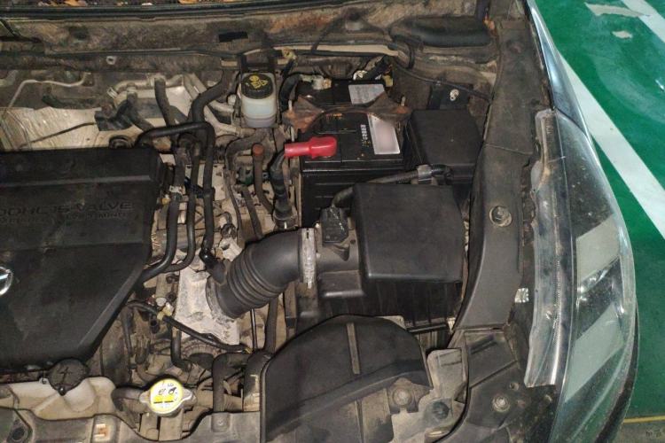Used Mazda 8 2011 2.3L Ultimate Edition Engine Bay Left