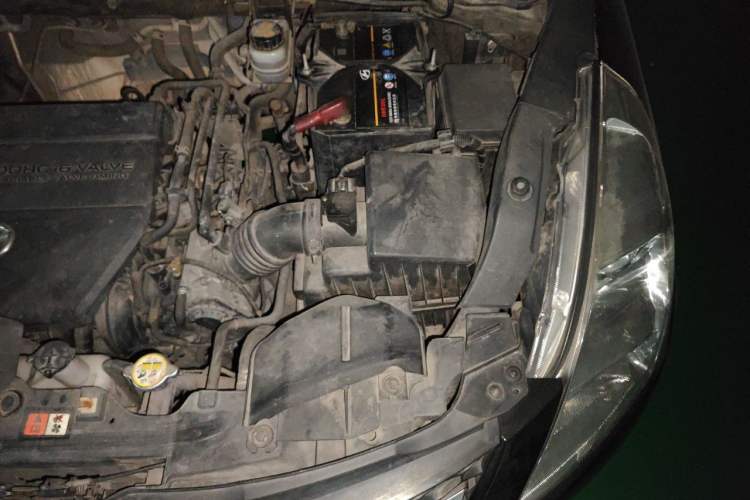 Used Mazda 8 2011 2.3L Elite Edition Engine Bay Left