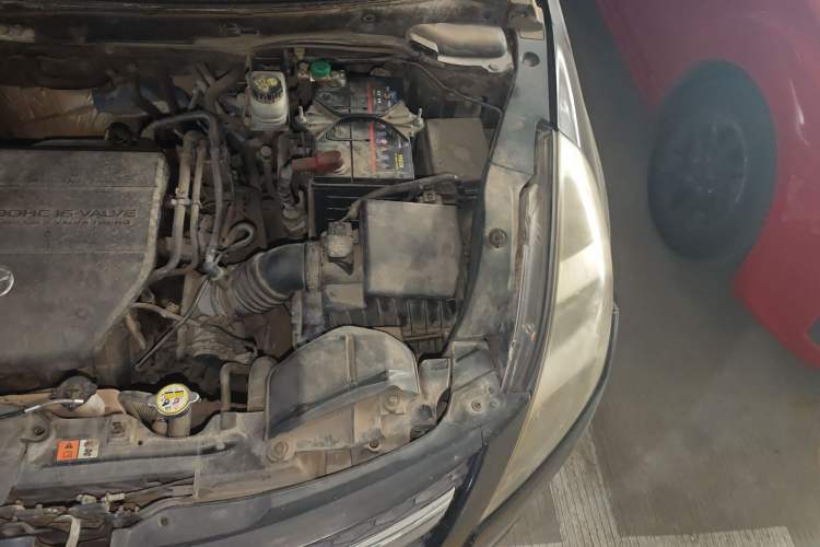 Used Mazda 8 2011 2.3L Deluxe Edition Engine Bay Left