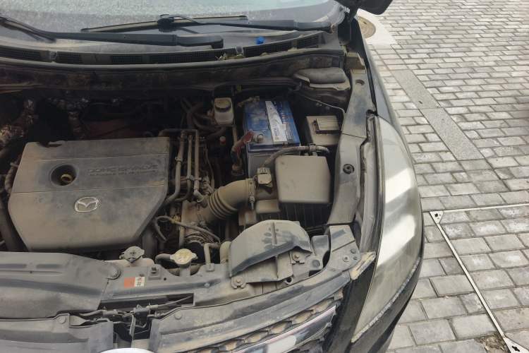 Used Mazda 8 2011 2.3L Deluxe Edition Engine Bay Left
