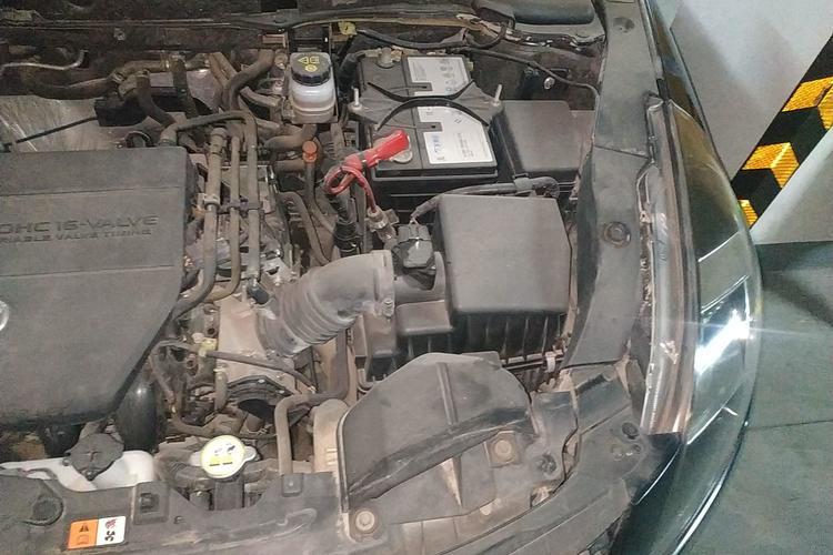 Used Mazda 8 2011 2.3L Ultimate Edition Engine Bay Left
