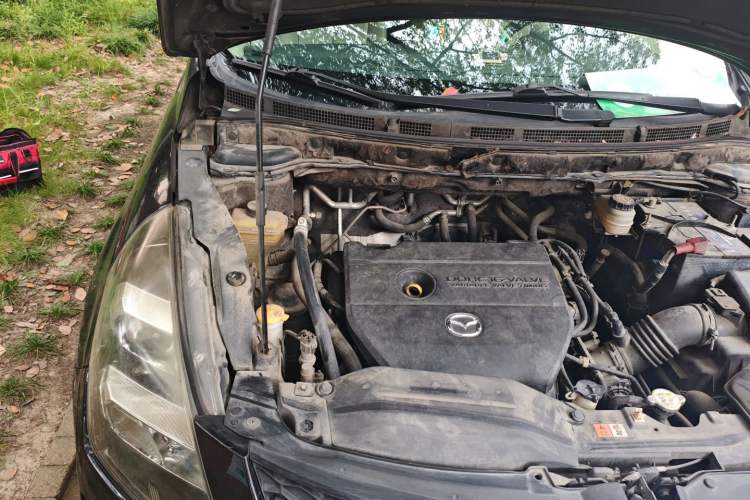 Used Mazda 8 2011 2.3L Ultimate Edition Engine Bay Right