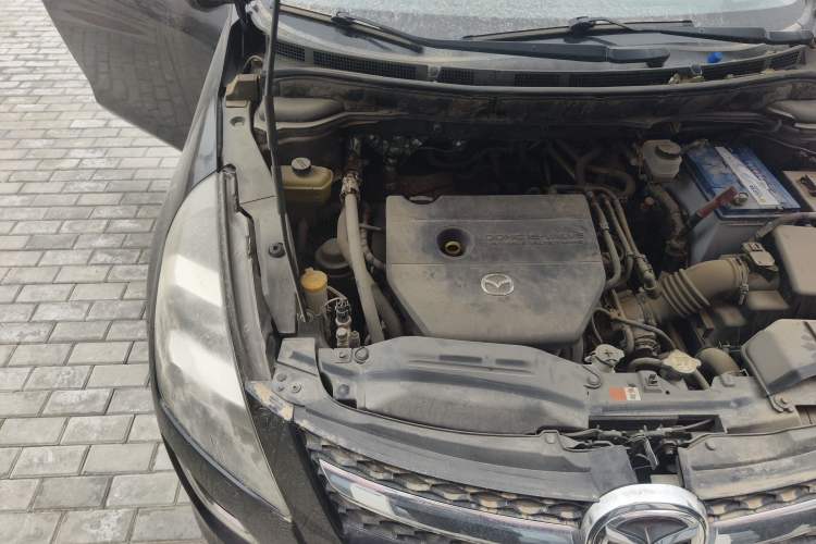 Used Mazda 8 2011 2.3L Deluxe Edition Engine Bay Right